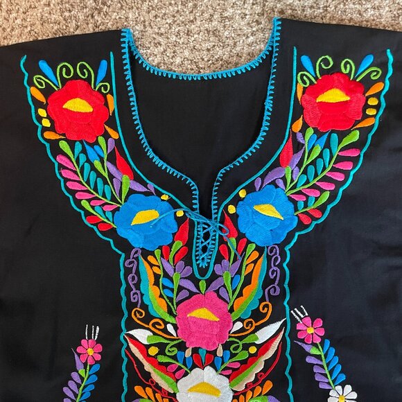 NWOT Size Large black embroidered Mexican dress - Picture 3 of 7